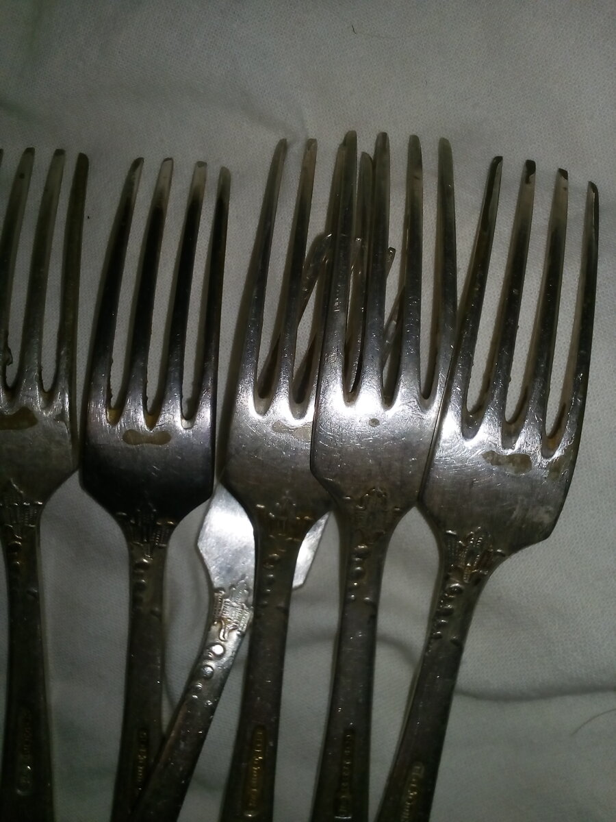 Потертости видите? Такие не надо покупать...