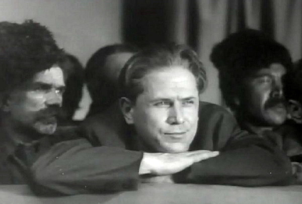 Алексей (Борис Бабочкин), кадр из фильма "Друзья" (1938)