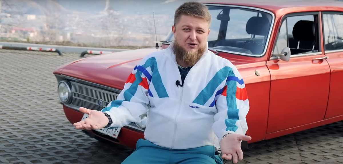 Кадр из ролика с Денисом Михеевым