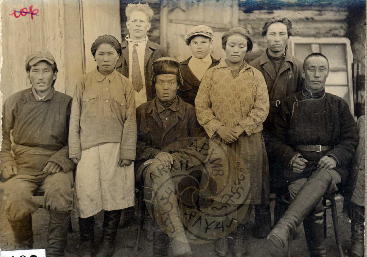 Рабочие совхоза (госхоза) Уюк, 1934 г. фото В.П.Ермолаева