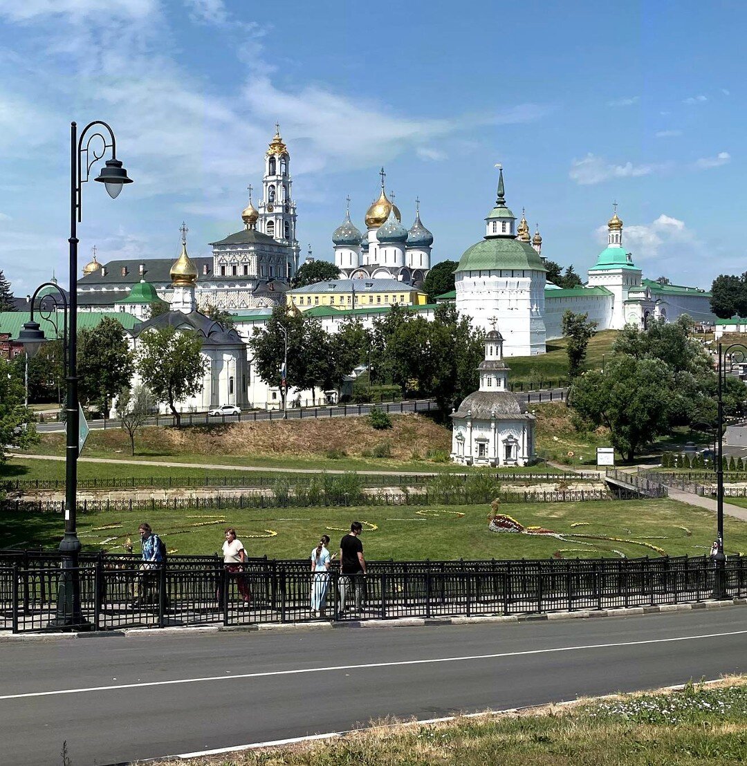 Что посмотреть в Сергиевом Посаде? В первую очередь Троице-Сергиеву Лавру |  Культ.Туристка | Дзен