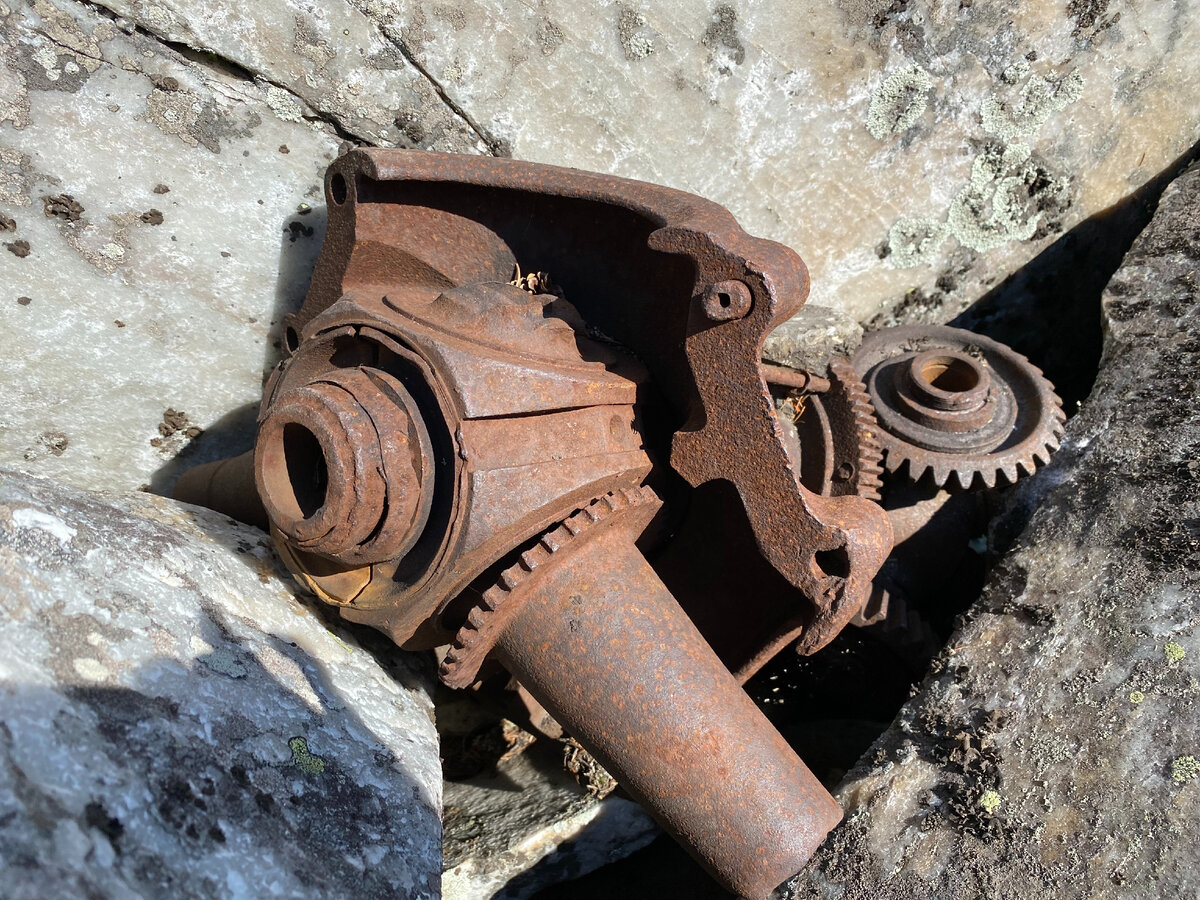 Фрагмент самолета на горе Шабаш 2022