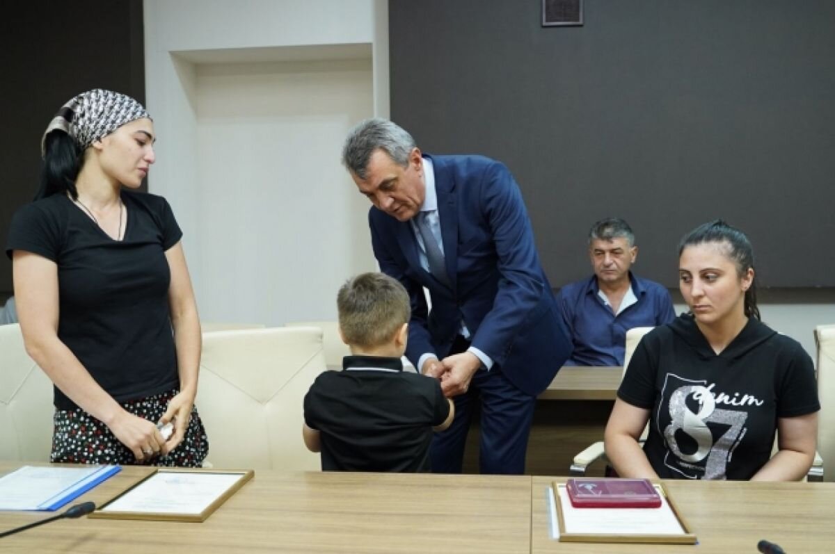    Десять бойцов из Северной Осетии посмертно удостоились орденов Мужества