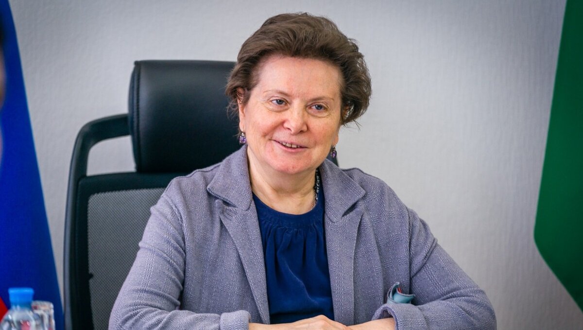     Губернатор региона предложила экс-депутату сменить профессию после жалобы на нехватку педагогов и врачей в Покачах.