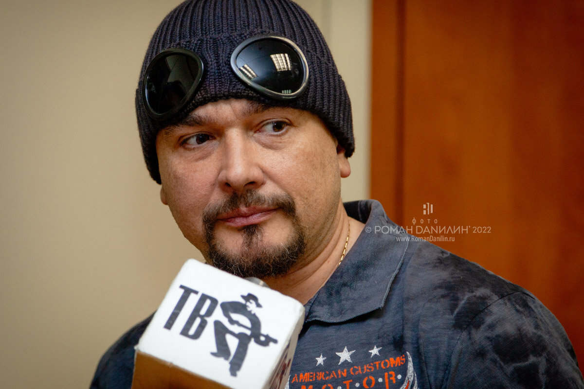 пионерские песни. михаил бондарев певец. проспекты московские песня. а я иду шагаю по москве текст. гитара трофим.