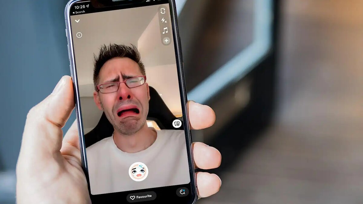 Стоит учитывать "движения масс", но думать, куда следовать, лучше своей головой