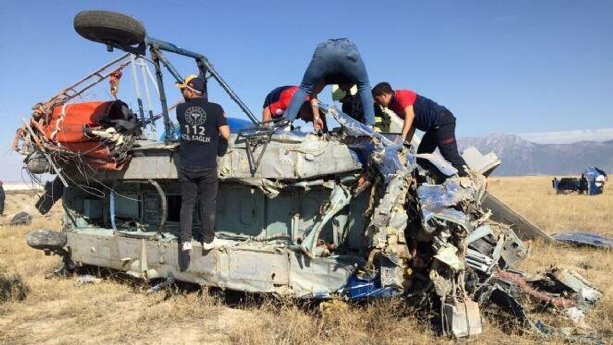    Крушение российского пожарного вертолета в Турции© Фото : 112 Acil Çağrı Merkezleri