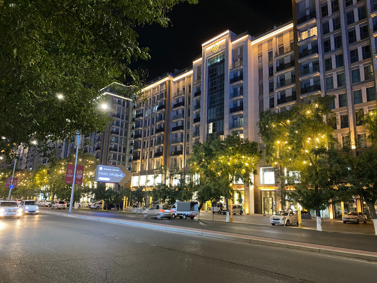 Мирабад-авеню. Хорошие дома, но и стоимость приличная.
Фото автора