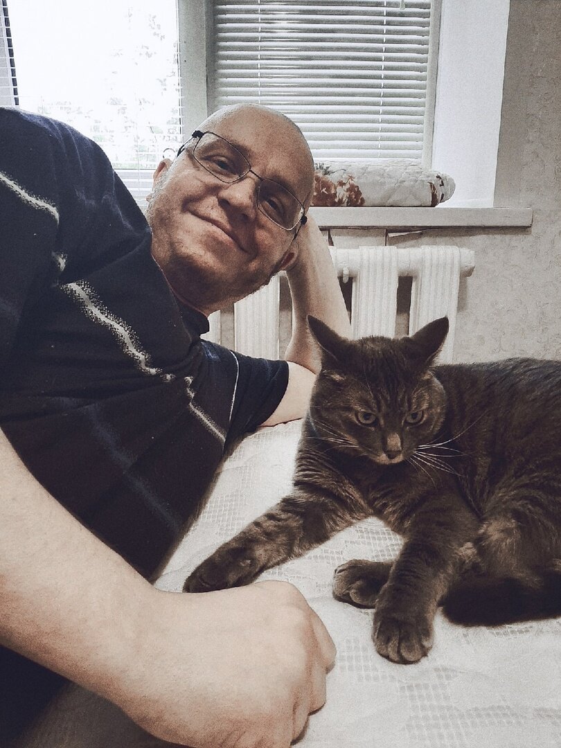 Пока Натулька работает, Ромчик с Михалычем хозяйничают по дому 💪