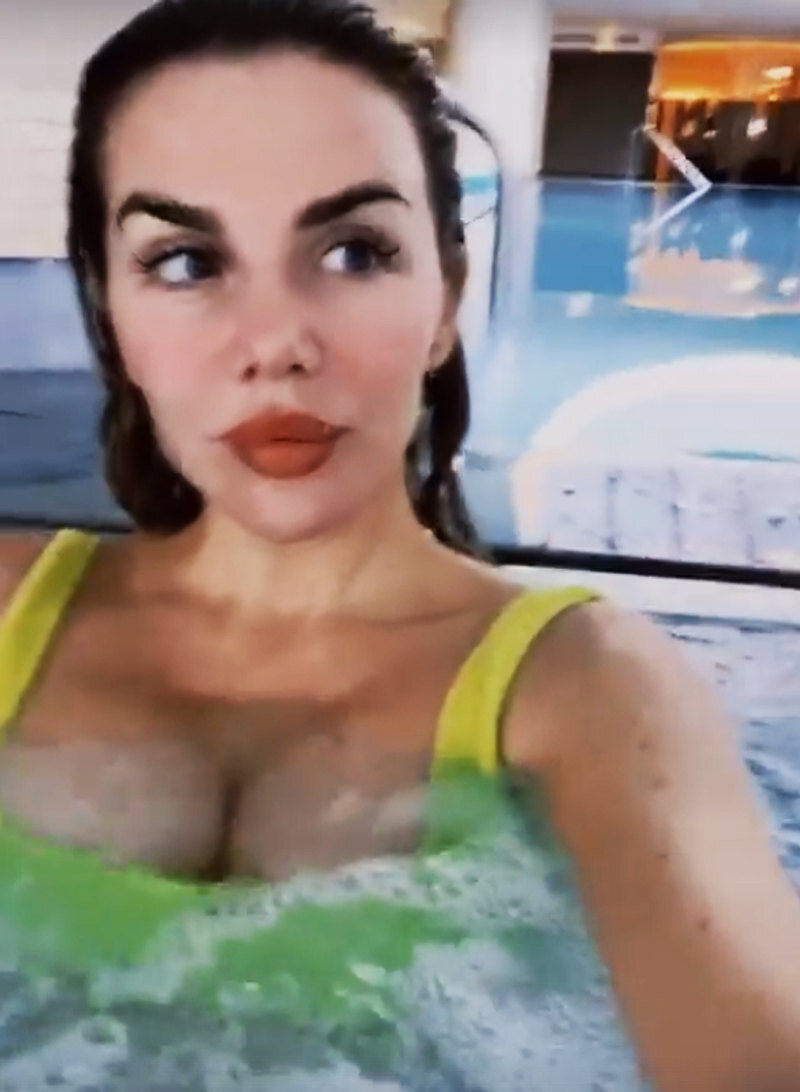    Анна Седокова рассказала о сорванной встрече в бассейне Соцсети Анны Седоковой