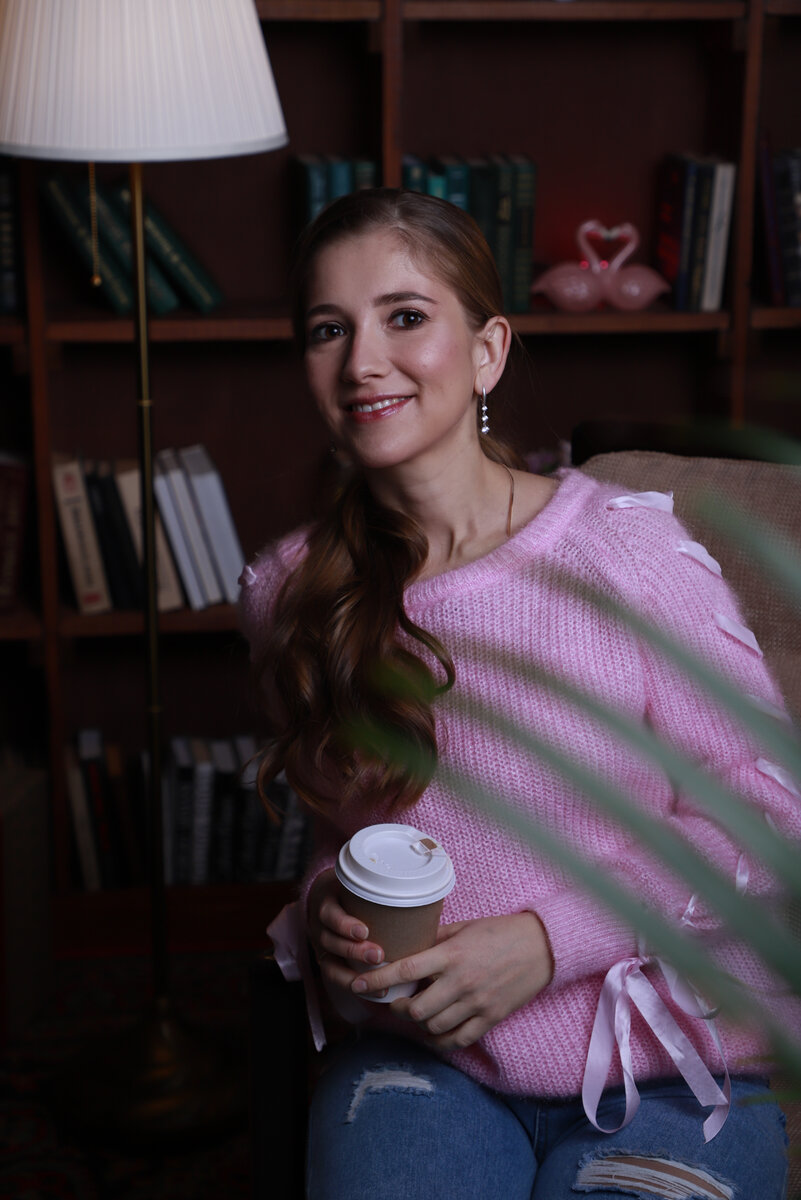 Это я, София Олеговна, врач акушер-гинеколог и мама троих детей.🤗🥰