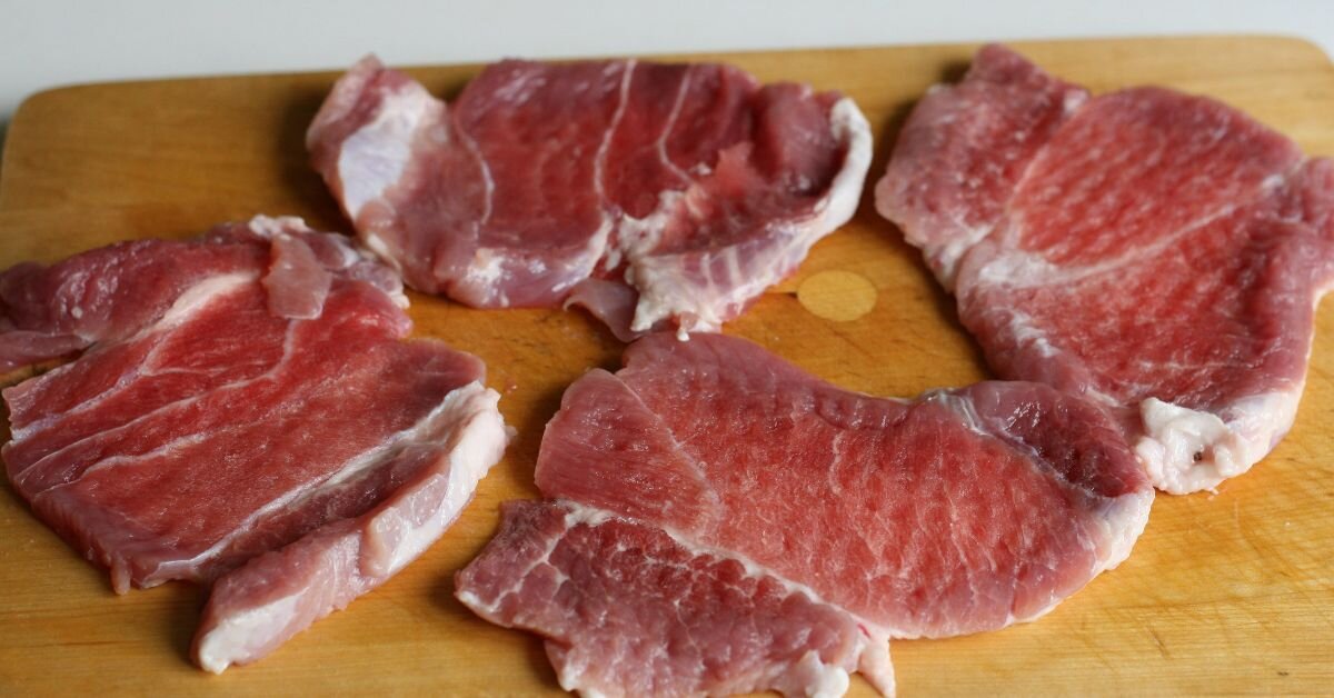 Как приготовить отбивные из свинины на сковороде?