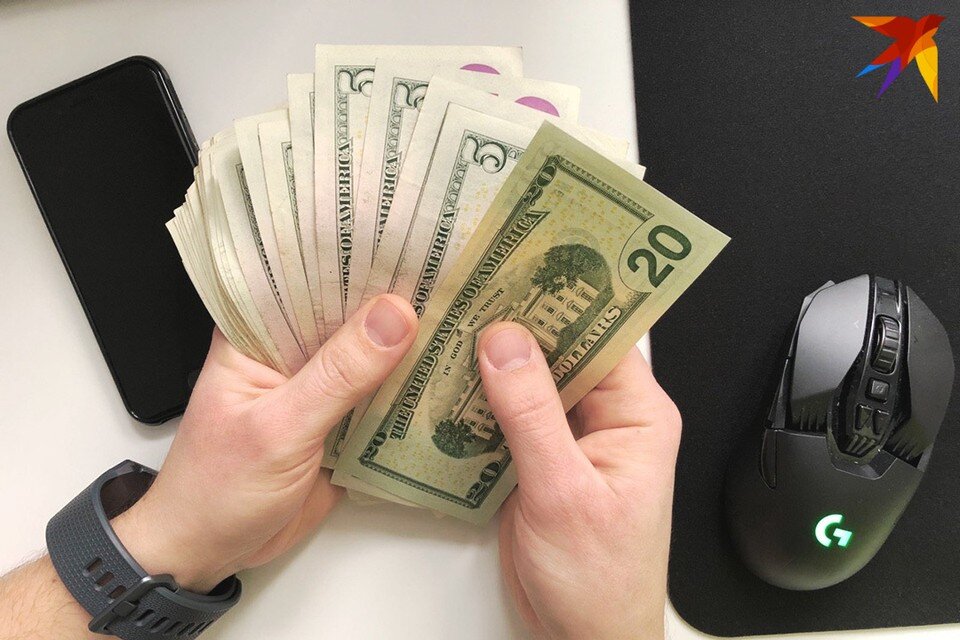     Свободные деньги у подростка - повод родителям насторожиться. Дарья ПУТЕЙКО