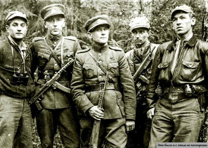 «Лесные братья». Литва 1946 года. источник этого фото – сайт https://clck.ru/339zcg 