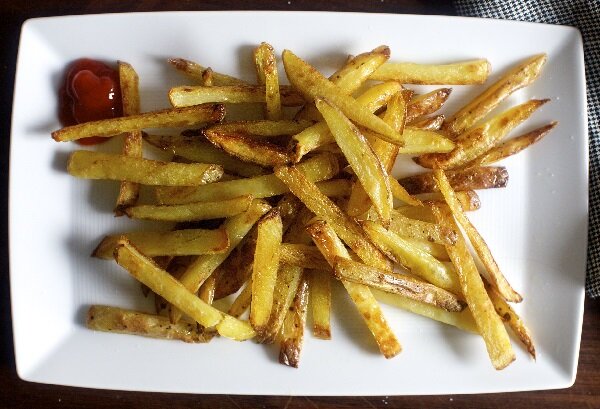 Как приготовить картошку фри вкуснее, чем в «Макдоналдс»: секрет – в панировке