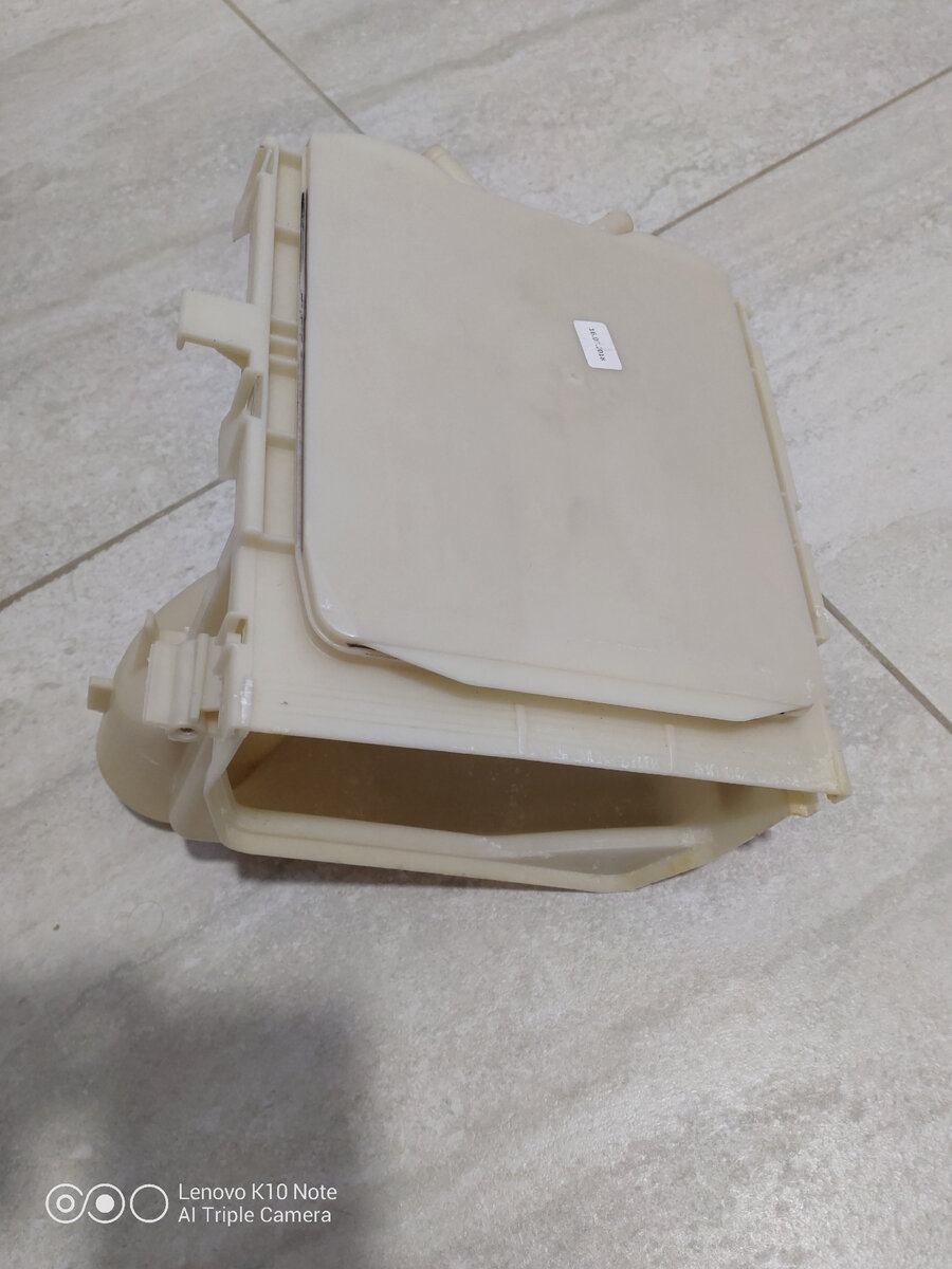 Всему  виной вот этот корпус порошкоприёмника