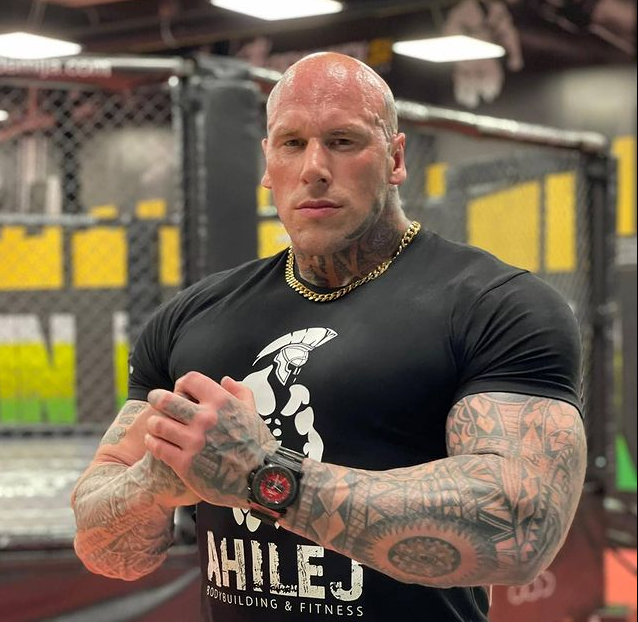 Популярный актер кино Мартин Форд