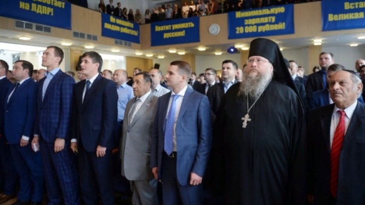 Не на пользу партии и отсутствие в ней новых лидеров, возможных кандидатов в преемники. 