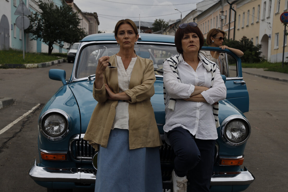 Лида (Елена Сафонова) и Зина (Татьяна Орлова)