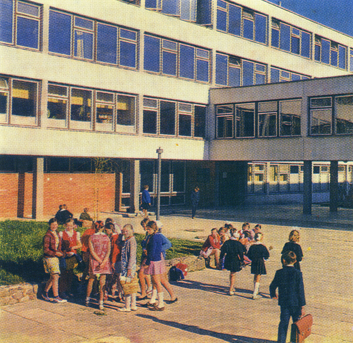 Школа Лаздинай. Набор открыток «Лаздинай». Leidykla «Mintis». 1975 год. Автор: Антанас Мотеевич Суткус