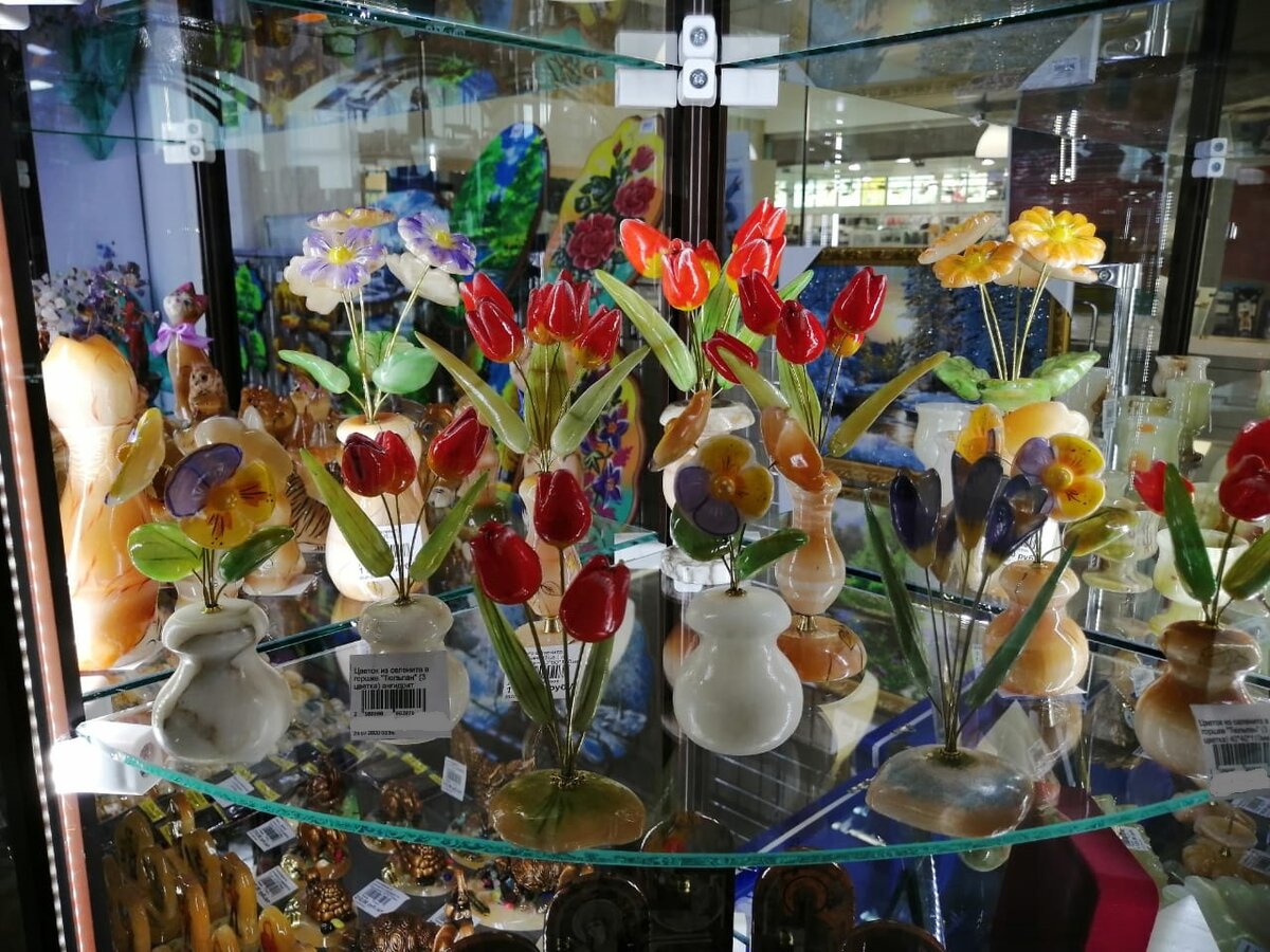 Поляна "Каменный цветок" . Фото из магазина