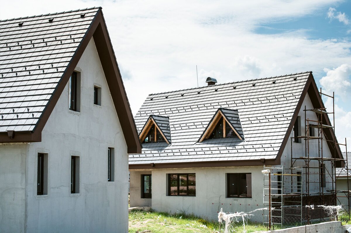 Общий срок перевода дома из нежилого в жилой занимает в среднем 2-3 месяца.