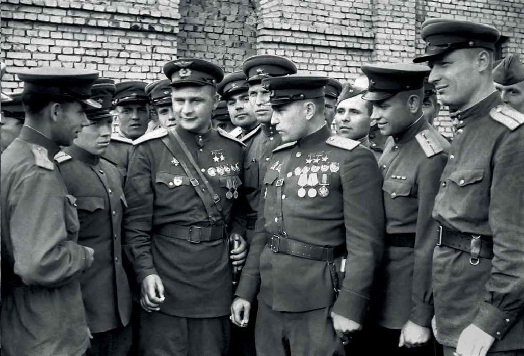 Форма летчиков парада Победы 1945г. Маршал участники парада Победы 1945.