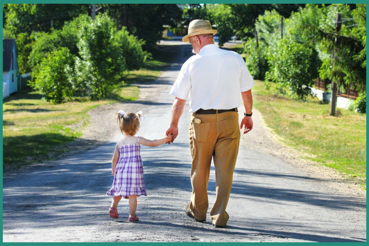 Дедушка и внучка