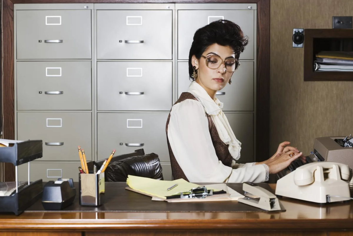 Для чего секретарю английский?