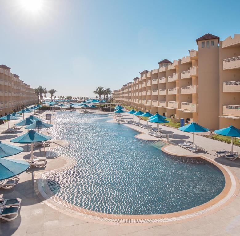 Amwaj abu soma. Отель Albatros Beach Club 5*. Альбатрос Бич клаб Хургада. Бич Альбатрос Резорт Хургада 4. Albatros Beach Club Abu Soma.