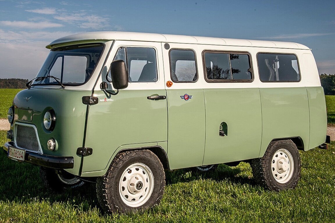 Буханке в качестве достоинства разве что архаичный, но в чем-то до сих пор привлекательный дизайн идет