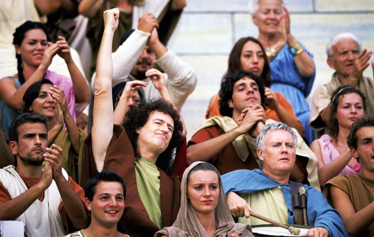 Брайан Мэй и Роджер Тейлор в клипе компании Pepsi