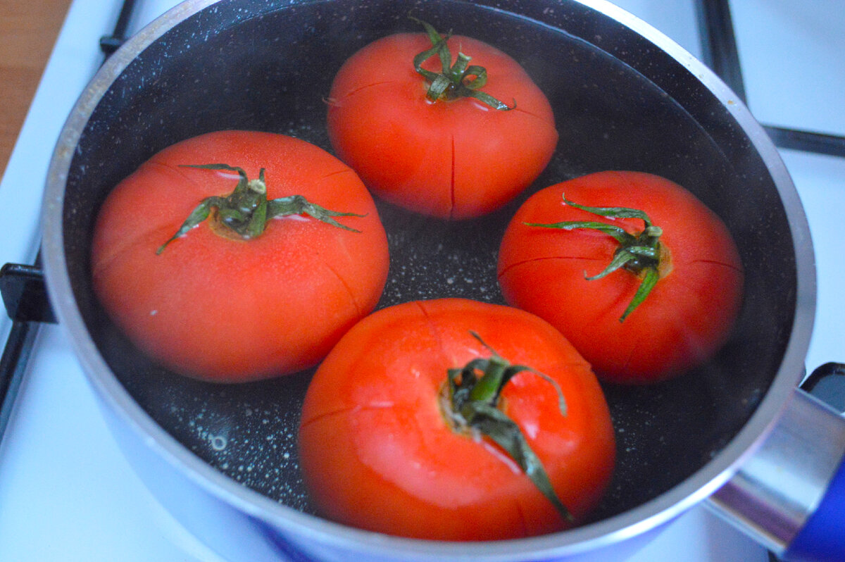 Кожура томатов. Кожура помидора. Помидоры без кожицы. Шкурка помидора. Помидор визуальный.