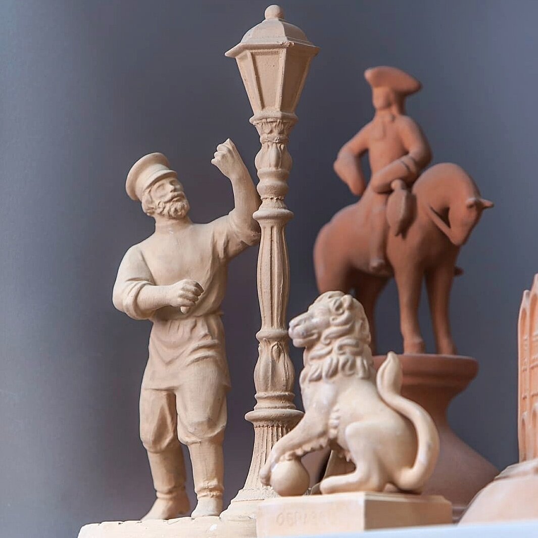 @https://www.instagram.com/majolica_gallery/ 