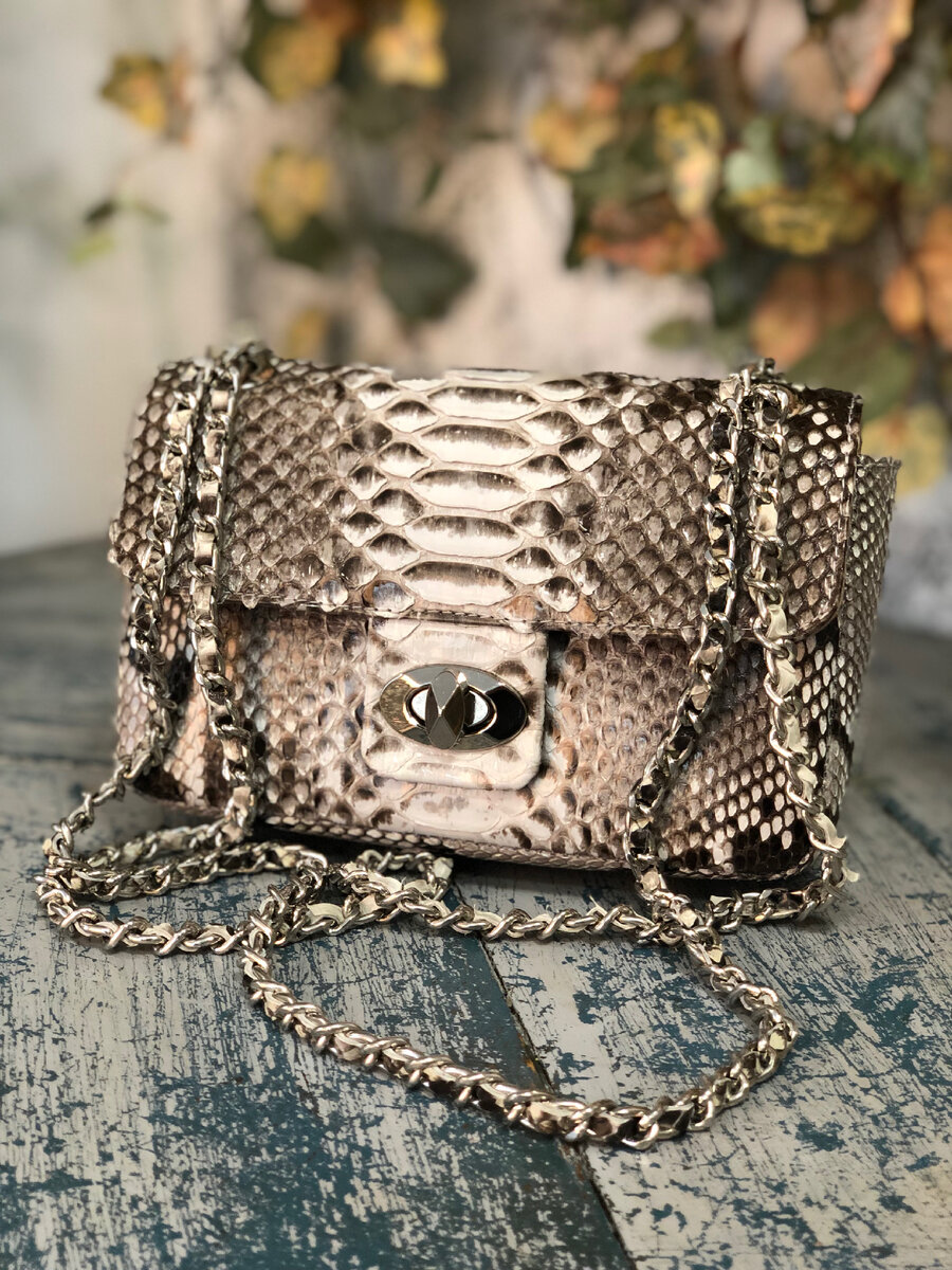 Сумка из питона натурального цвета 