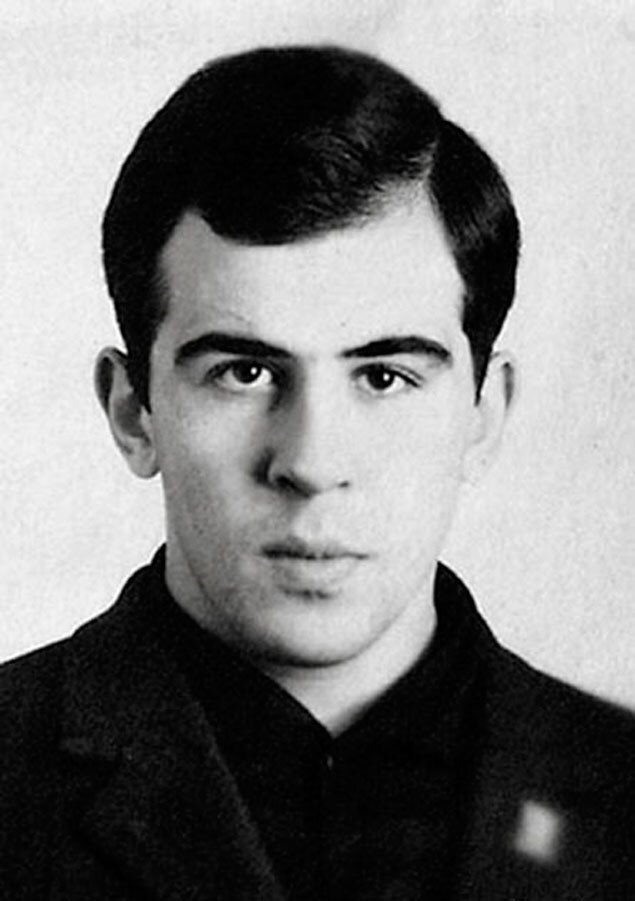 Сергей Ларов в молодости // источник фото: архив героя. 