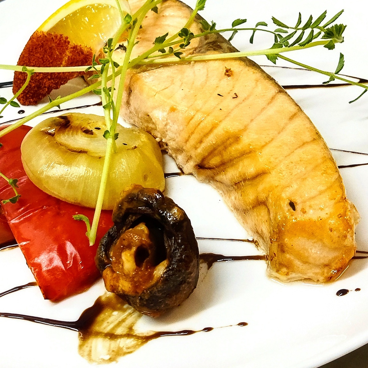 Галерея, листайте вправо 