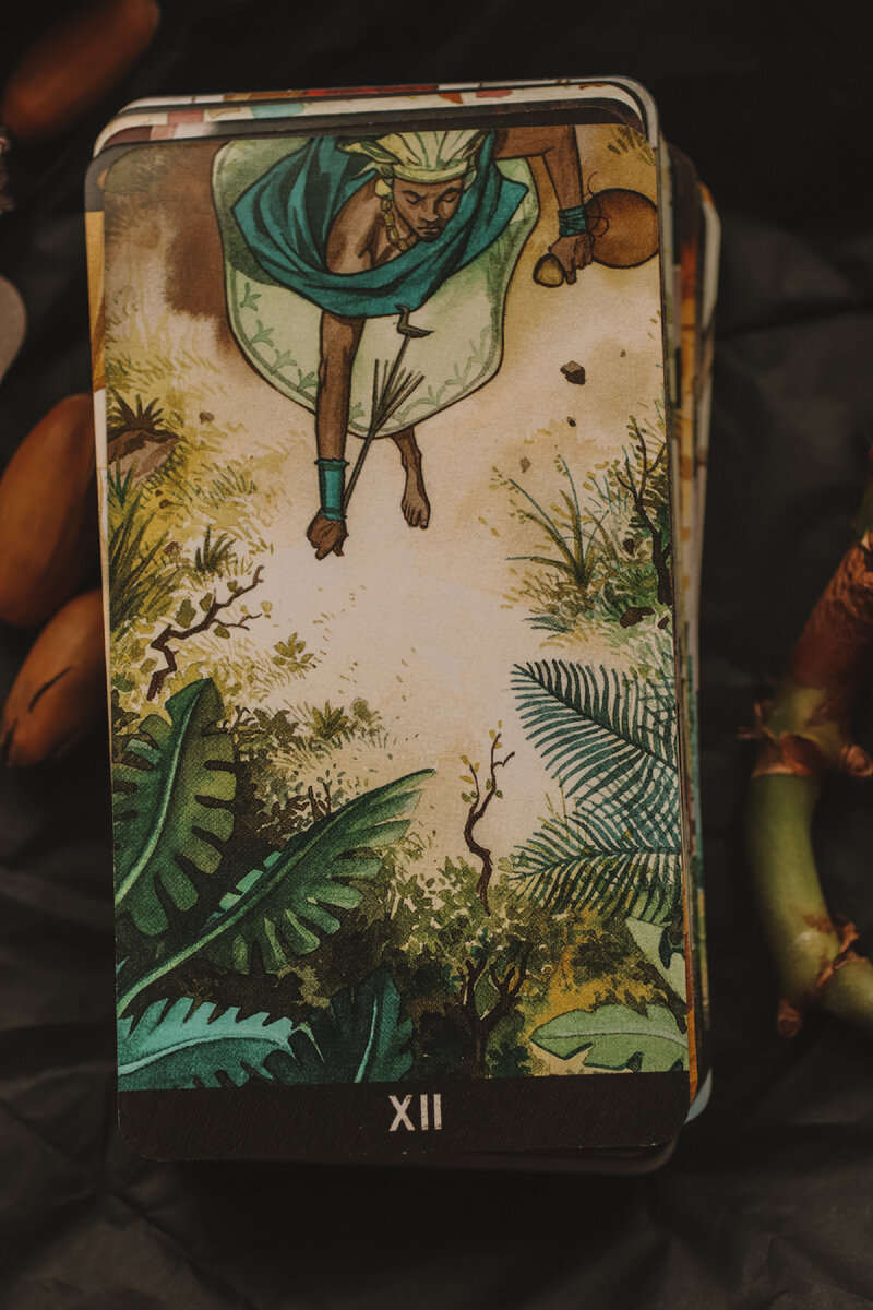 Аркан «Повешенный» Афро-бразильское Таро