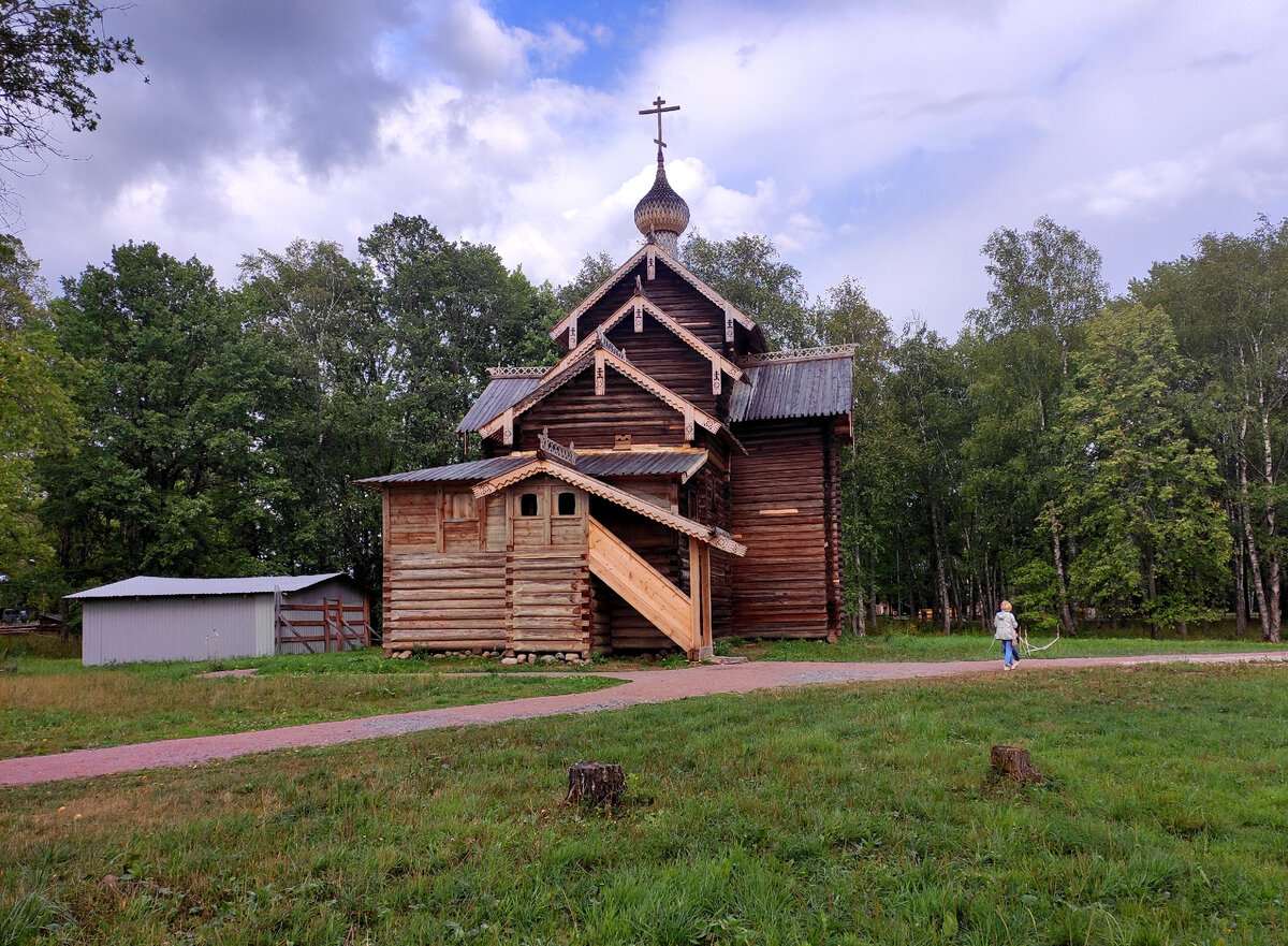 Идем в музей деревянного зодчества 