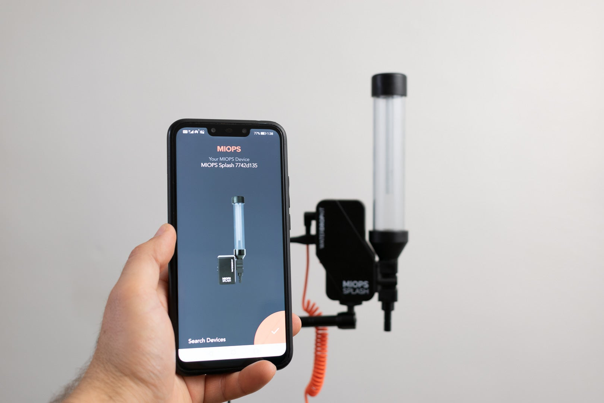 Загрузите приложение MIOPS и включите Bluetooth для подключения к комплекту