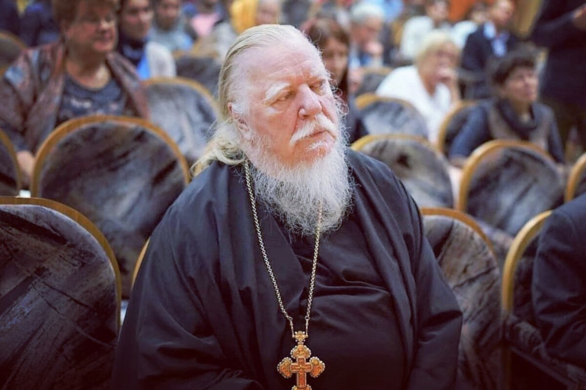 Димитрий Смирнов (07.03.1951 — 21.10.2020 гг.) — протоиерей, церковный и общественный деятель, проповедник, миссионер.