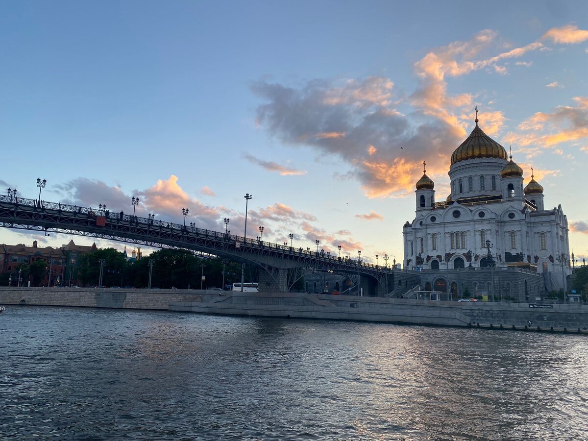 патриарший мост в москве