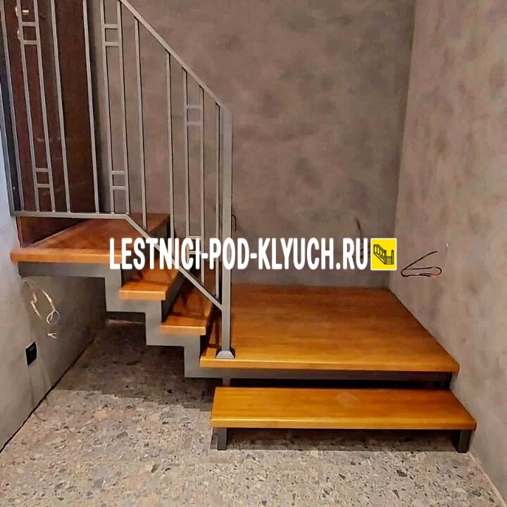 Принимаем звонки: пн-вс с 8:00 до 21:00 (8 499 490-72-90). Электронная почта: info@lestnici-pod-klyuch.ru