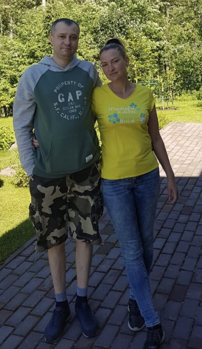 Меня зовут Виктория. Мы с мужем худеем, не ограничивая себя ни в чем. Мой результат -20 кг, а его - нормализовавшийся сахар.