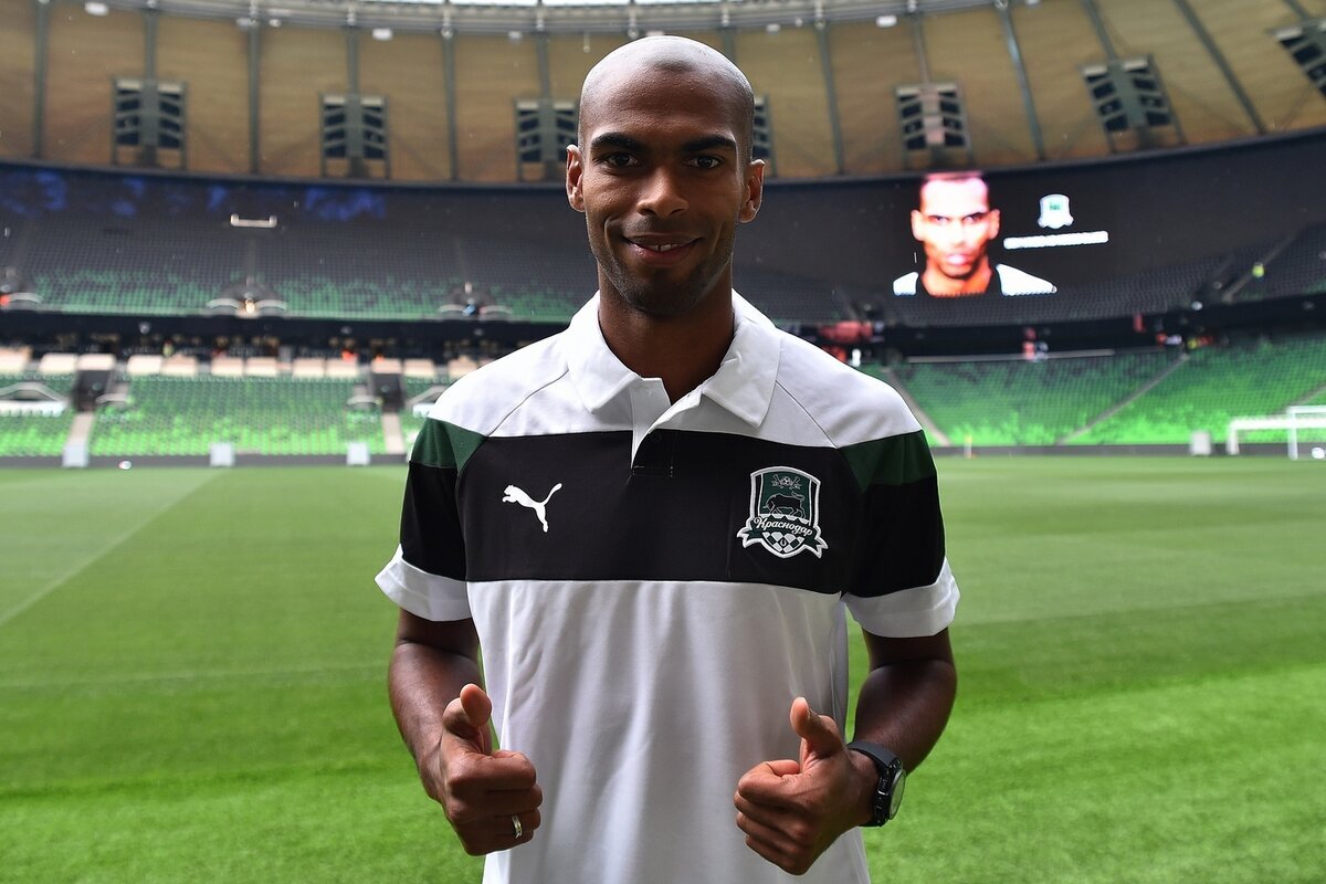 Бразилец Налдо.