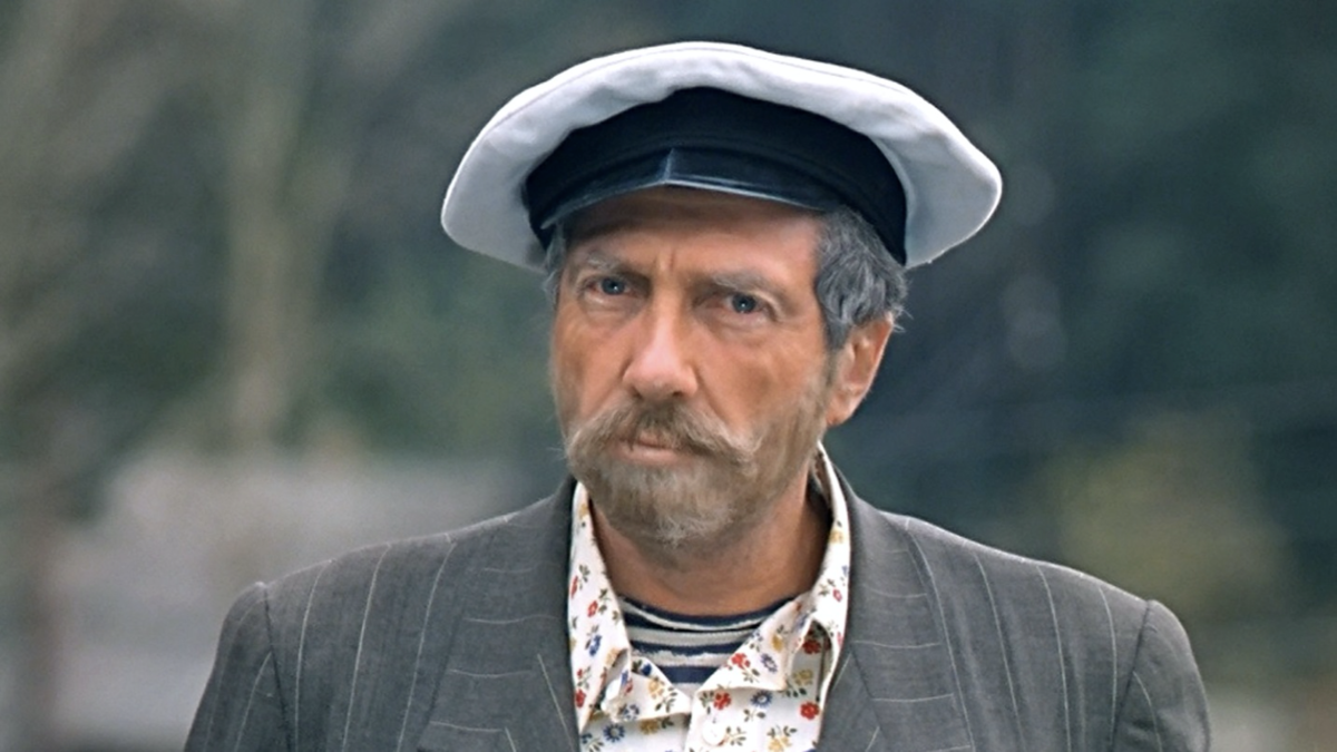 Оказывается, что дядя Митя — герой войны, а не просто балагур-алкоголик… 