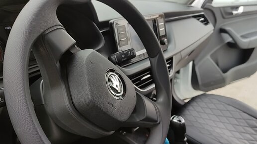 Минусы skoda rapid который не должны быть у такого бренда