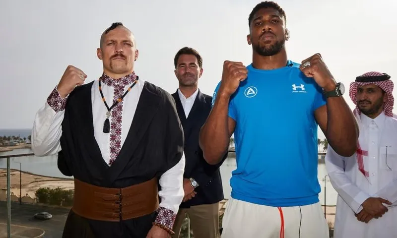 – Даже Али с Форманом в Заире не опускались до такой самодеятельности.