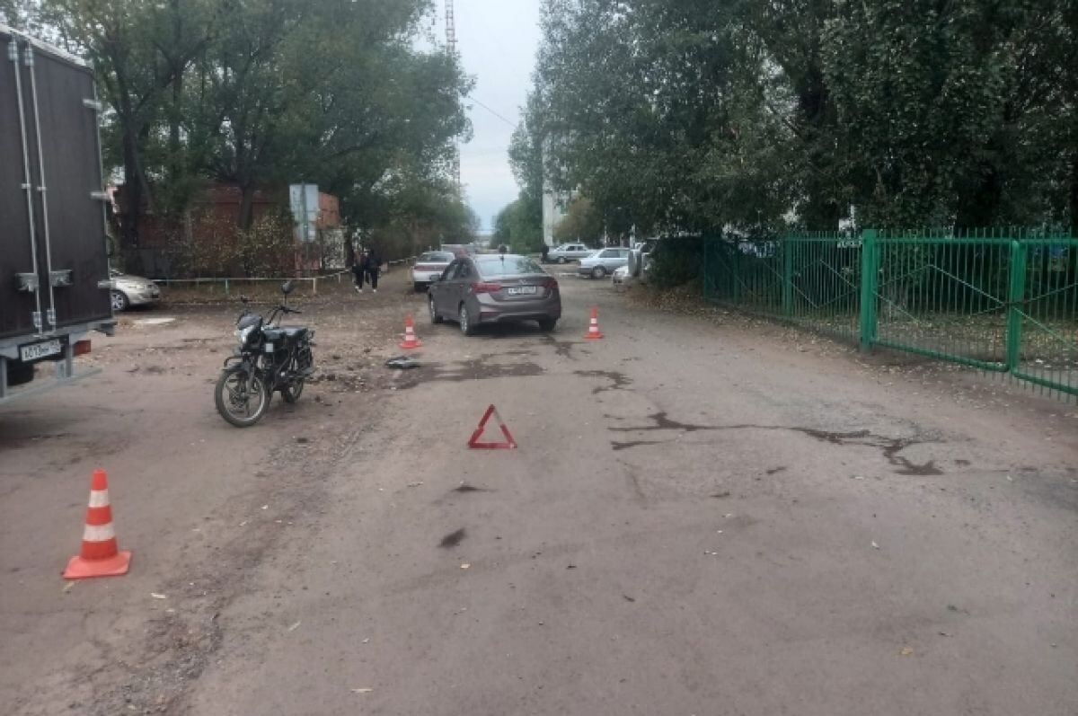    В посёлке под Омском иномарка протаранила мопед с подростком