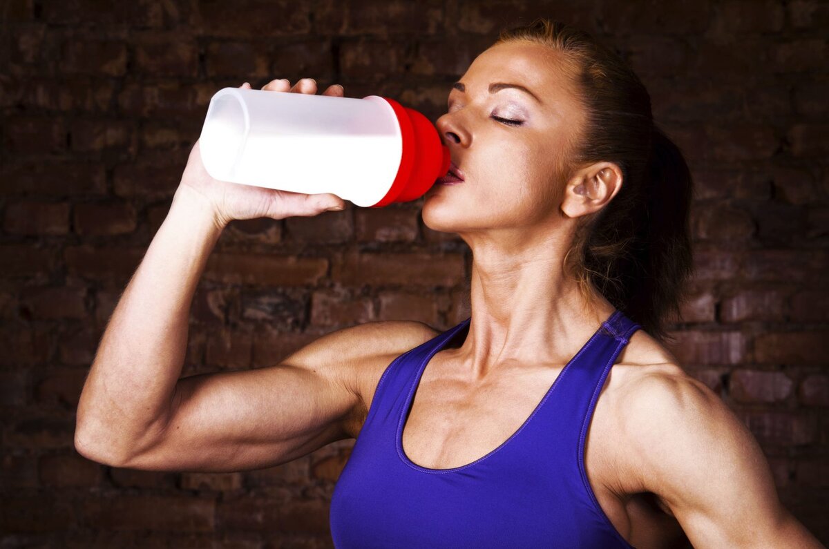 8 самых полезных добавок для наращивания мышечной массы для женщин